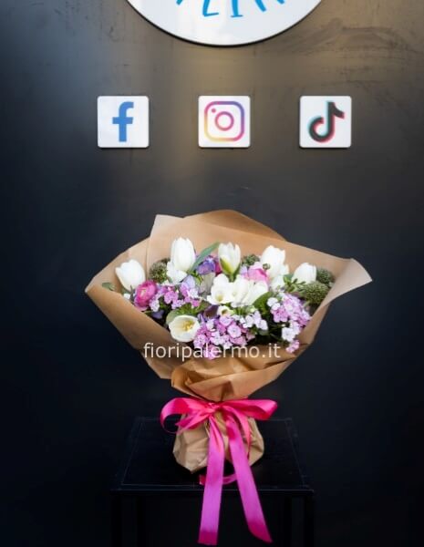 Fresia e fiori di campo