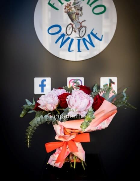 bouquet con rose e peonie mon amour